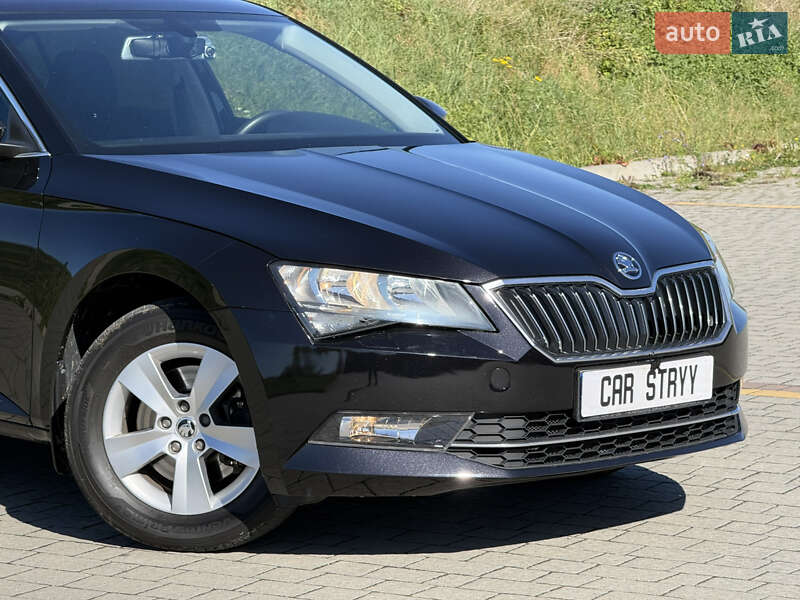 Лифтбек Skoda Superb 2019 в Стрые
