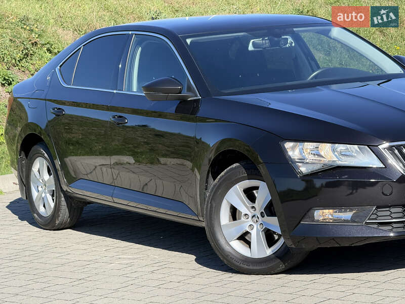 Лифтбек Skoda Superb 2019 в Стрые