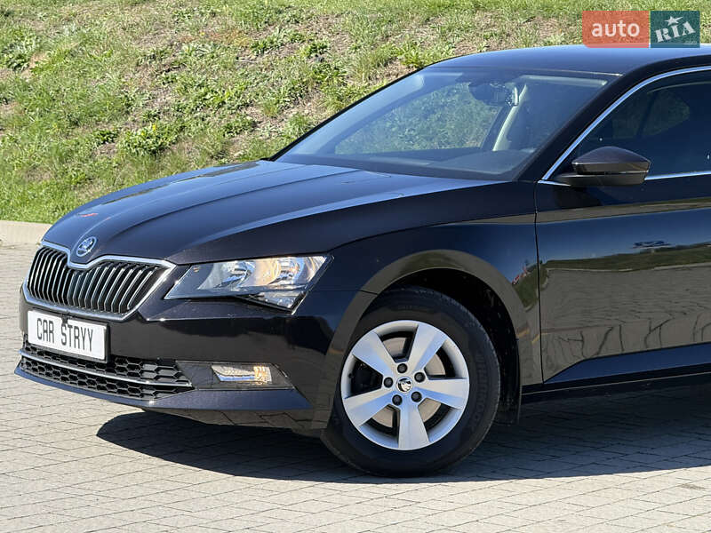Лифтбек Skoda Superb 2019 в Стрые
