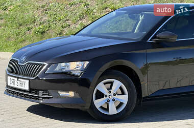 Лифтбек Skoda Superb 2019 в 