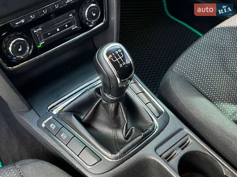 Универсал Skoda Superb 2011 в Киеве