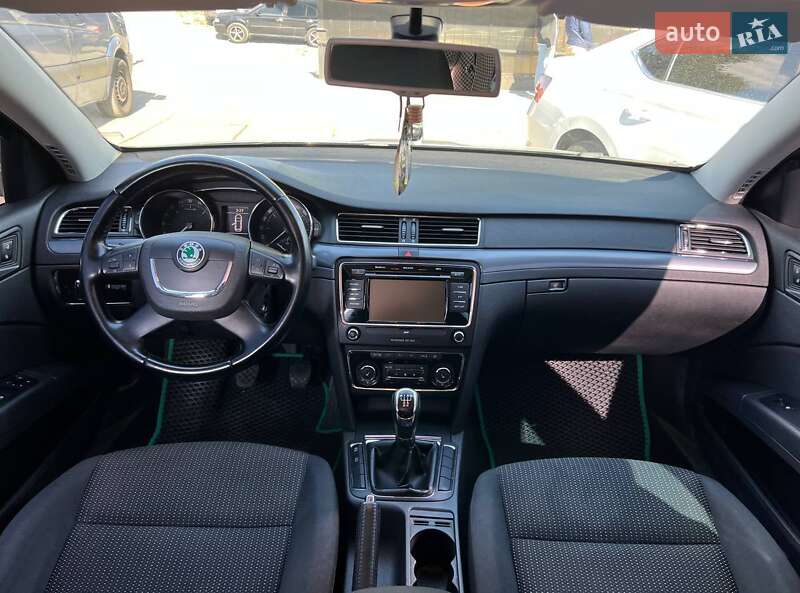 Универсал Skoda Superb 2011 в Киеве