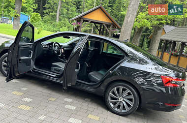 Лифтбек Skoda Superb 2021 в 