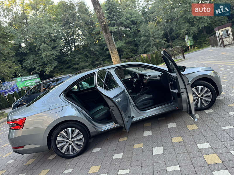 Лифтбек Skoda Superb 2021 в Трускавце