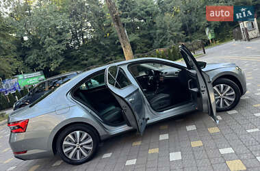 Лифтбек Skoda Superb 2021 в 