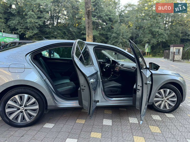 Лифтбек Skoda Superb 2021 в Трускавце