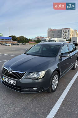 Универсал Skoda Superb 2015 в 