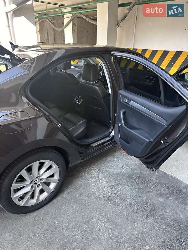 Лифтбек Skoda Superb 2018 в Киеве