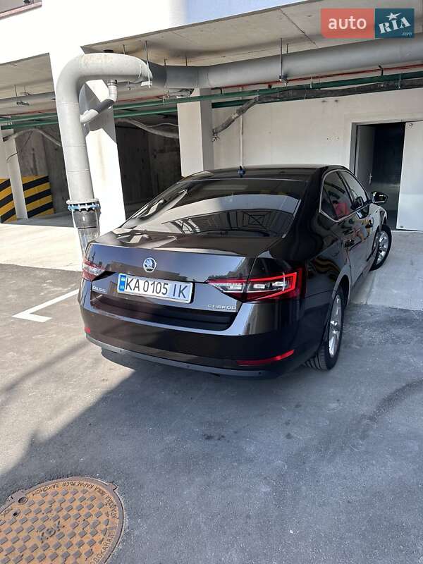 Лифтбек Skoda Superb 2018 в Киеве