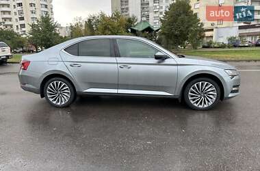 Лифтбек Skoda Superb 2021 в Киеве