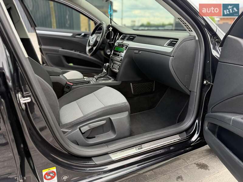 Универсал Skoda Superb 2013 в Луцке
