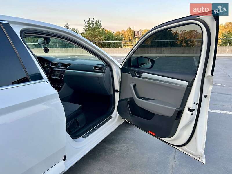 Лифтбек Skoda Superb 2015 в Киеве фото 32 Лифтбек Skoda Superb 2015 в Киеве