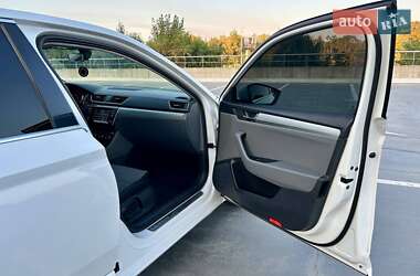 Лифтбек Skoda Superb 2015 в 