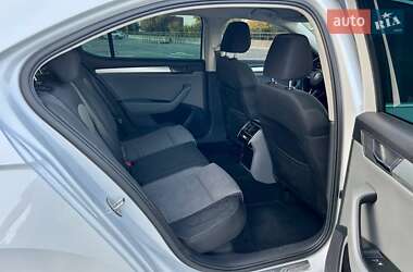 Лифтбек Skoda Superb 2015 в 