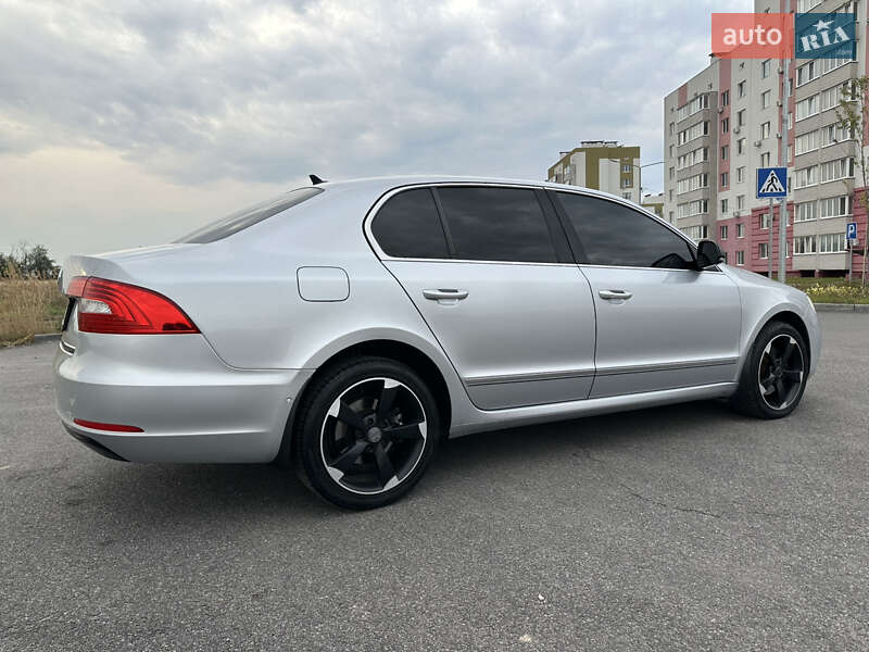 Лифтбек Skoda Superb 2013 в Виннице