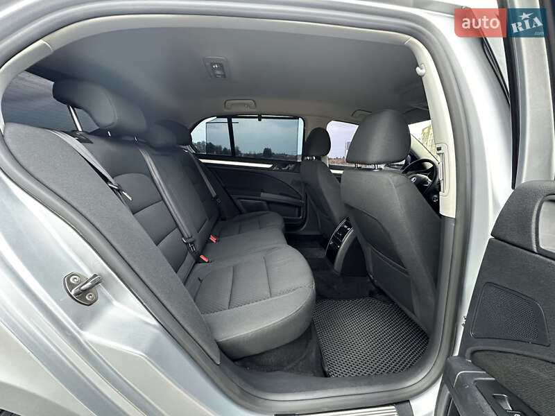 Лифтбек Skoda Superb 2013 в Виннице