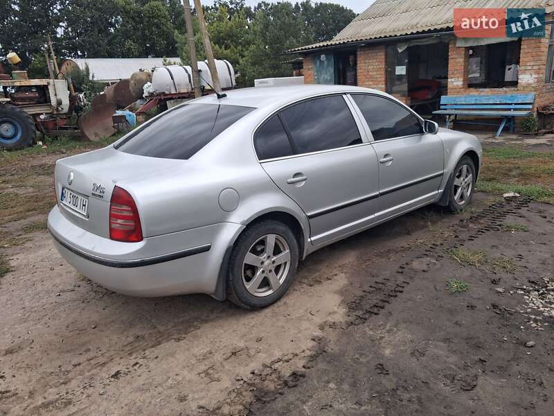 Ліфтбек Skoda Superb 2004 в Білій Церкві