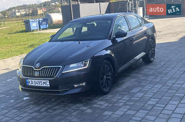 Лифтбек Skoda Superb 2015 в 