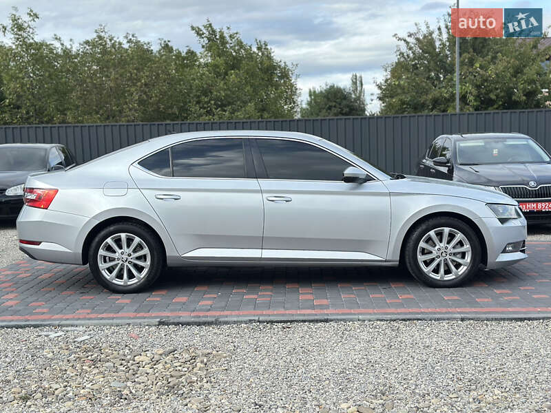 Лифтбек Skoda Superb 2016 в Берегово