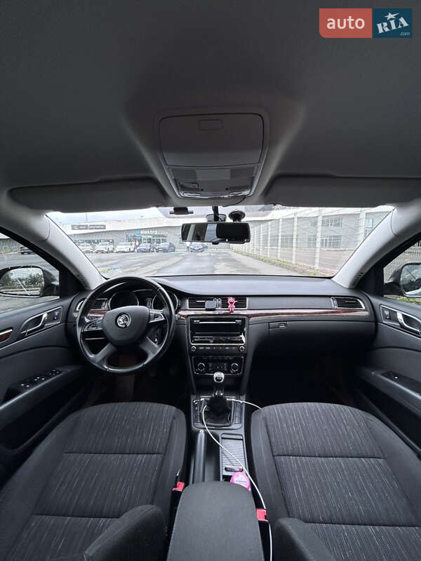 Лифтбек Skoda Superb 2014 в Львове