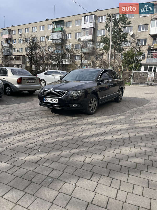 Лифтбек Skoda Superb 2014 в Львове