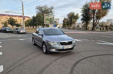 Лифтбек Skoda Superb 2012 в 