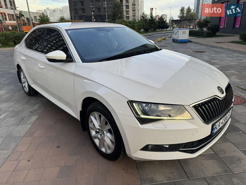 Лифтбек Skoda Superb 2018 в Киеве