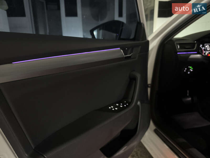 Лифтбек Skoda Superb 2018 в Киеве