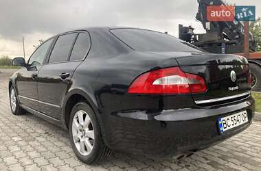 Лифтбек Skoda Superb 2011 в 