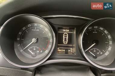 Лифтбек Skoda Superb 2011 в 