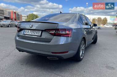 Лифтбек Skoda Superb 2015 в 
