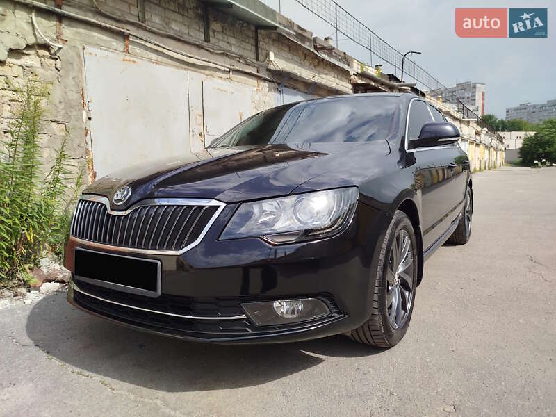 Лифтбек Skoda Superb 2013 в 