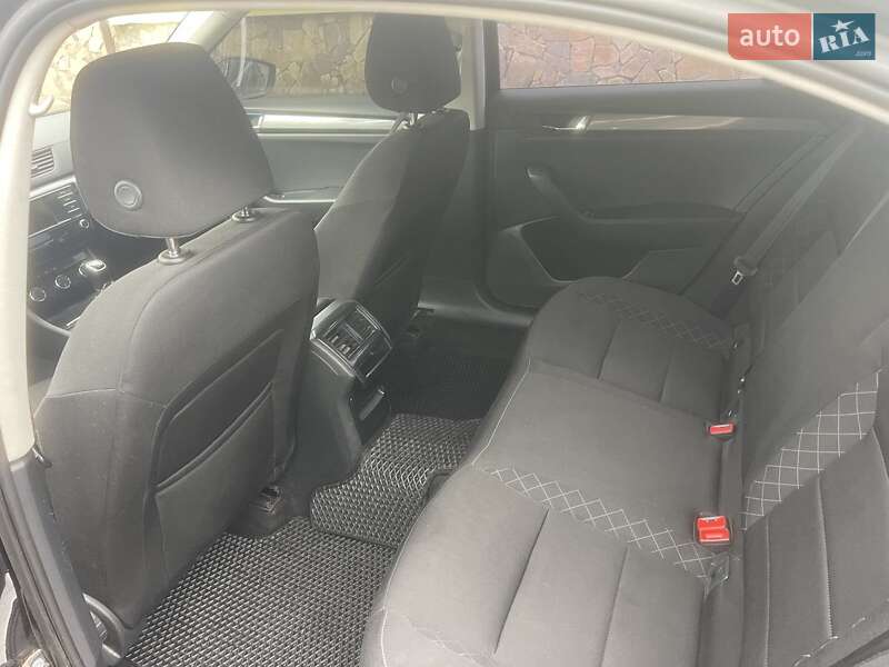 Лифтбек Skoda Superb 2016 в Луцке