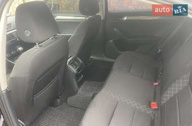 Лифтбек Skoda Superb 2016 в 
