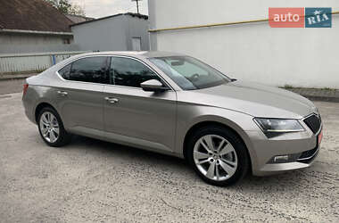Лифтбек Skoda Superb 2017 в 