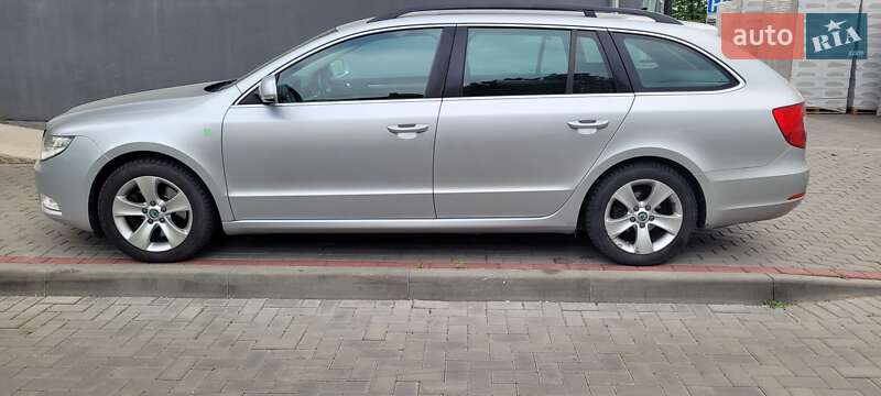 Универсал Skoda Superb 2012 в Луцке