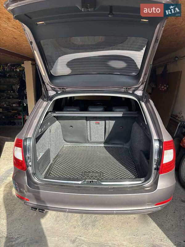 Универсал Skoda Superb 2012 в Кропивницком