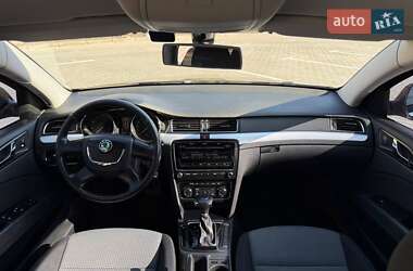 Лифтбек Skoda Superb 2012 в 
