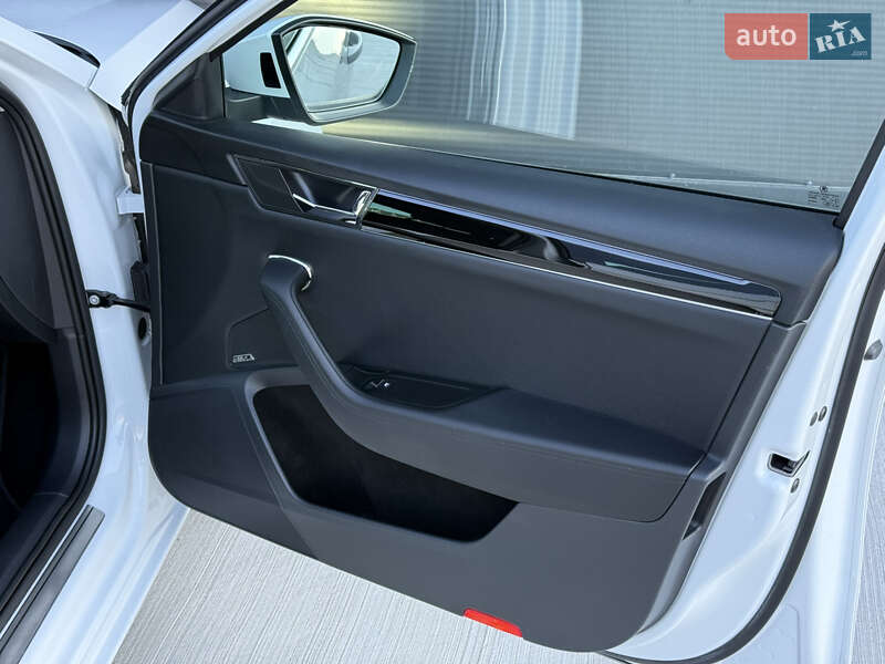 Лифтбек Skoda Superb 2023 в Броварах