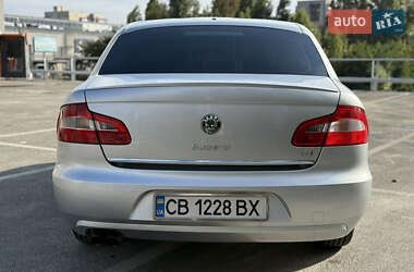 Лифтбек Skoda Superb 2012 в 