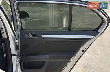 Лифтбек Skoda Superb 2012 в 