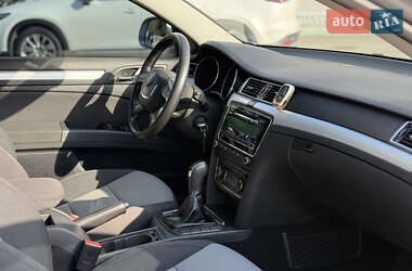 Лифтбек Skoda Superb 2012 в 