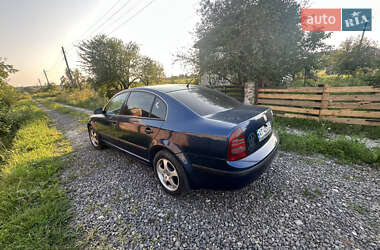 Лифтбек Skoda Superb 2001 в 