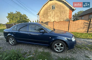 Лифтбек Skoda Superb 2001 в 
