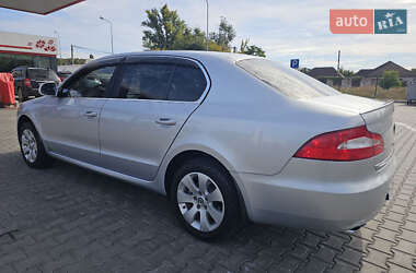 Лифтбек Skoda Superb 2011 в 