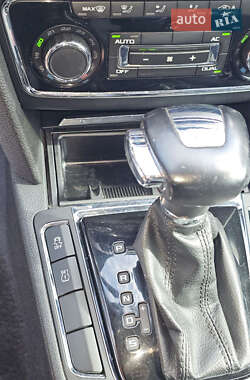 Лифтбек Skoda Superb 2011 в 