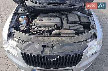 Лифтбек Skoda Superb 2011 в 