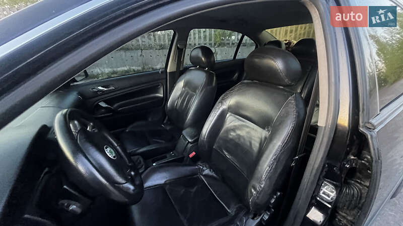 Лифтбек Skoda Superb 2005 в Казатине