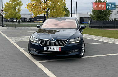 Лифтбек Skoda Superb 2017 в 