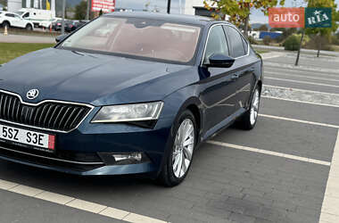 Лифтбек Skoda Superb 2017 в 